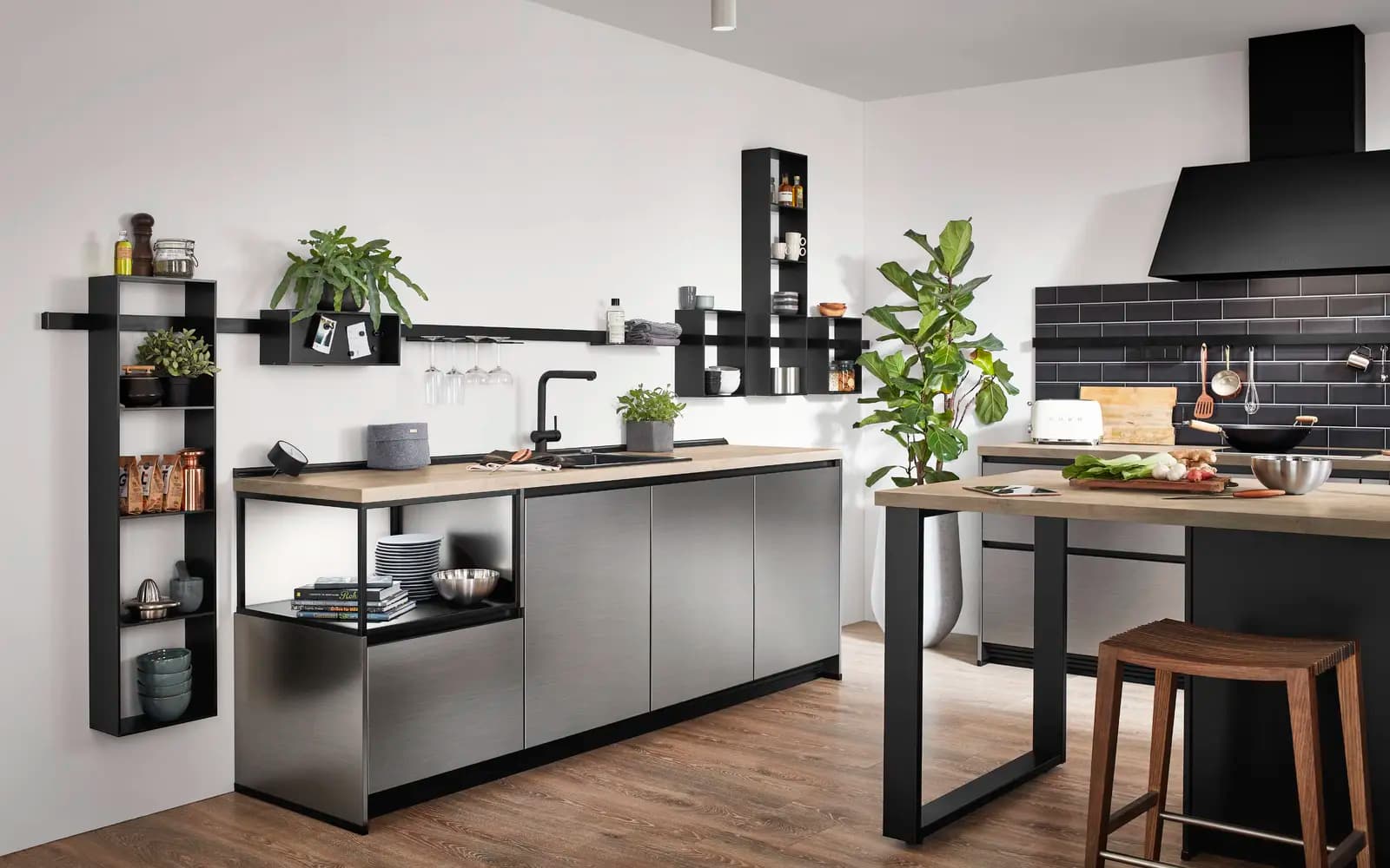 Crédence de cuisine : matériaux, hauteur et entretien — le guide complet